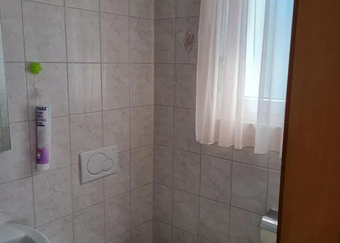 A U R O R A Central Room Vicino Ffs